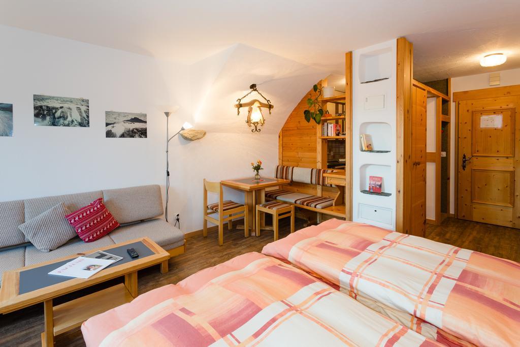 Hotel B&B Susom Surlej シルヴァプラーナ エクステリア 写真